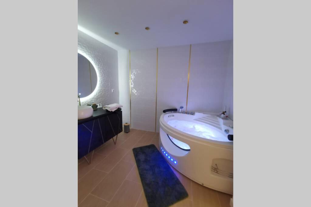 Nid D'Amour Baignoire/Jacuzzi Ницца Экстерьер фото
